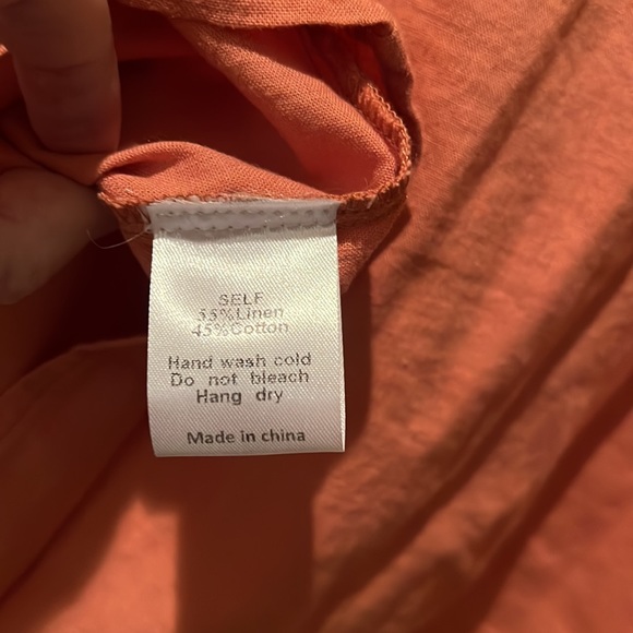 Mod Ref top with puff sleeves. - Picture 5 of 6